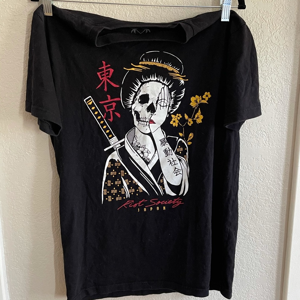 Graphic men’s tee